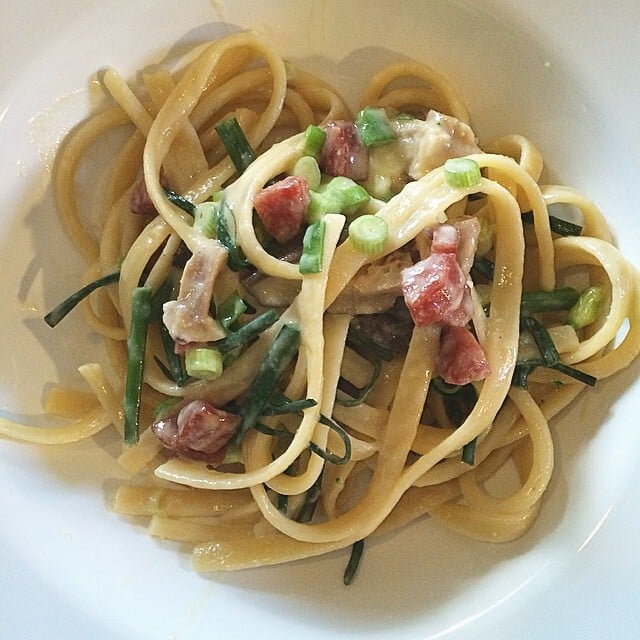 carbonara Chinese mie noodles (with egg), heavy cream, egg powder