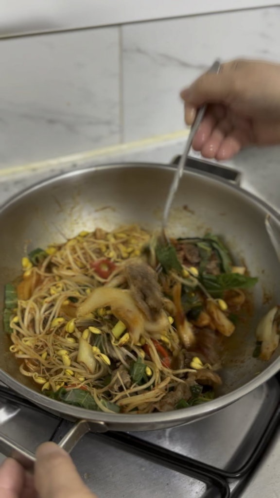 I just made a bean sprouts bulgogi for dinner