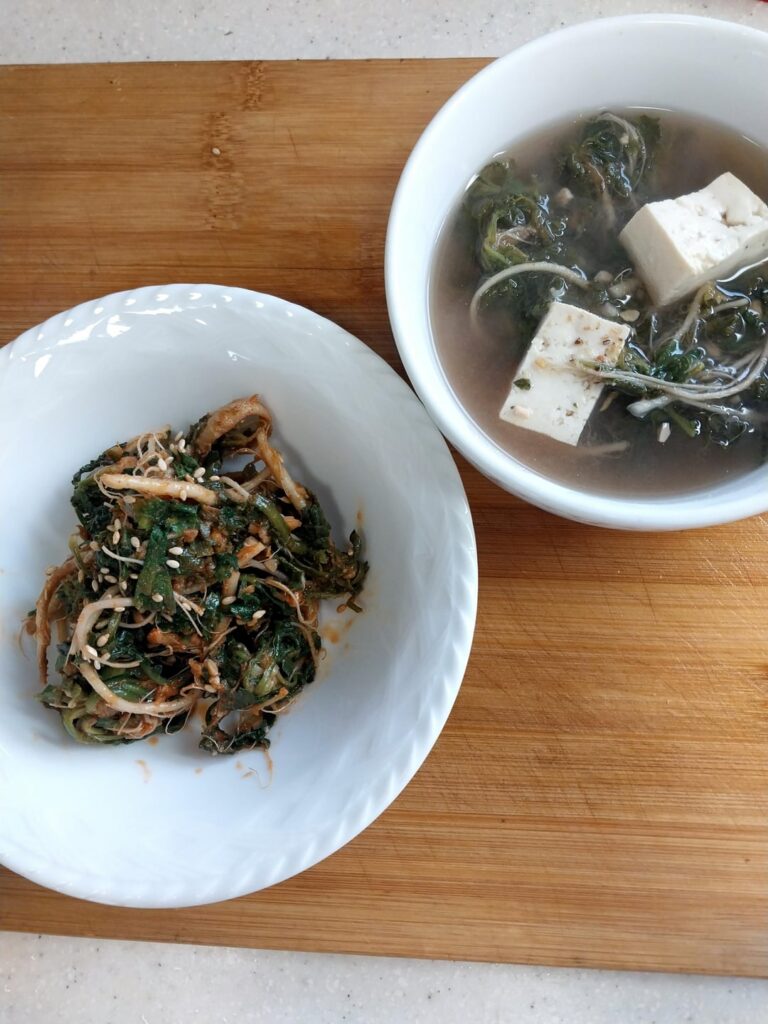 Naeng-i 냉이(Cold greens) is Spring season's Namul