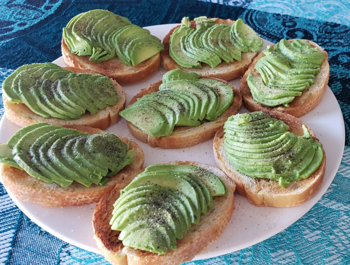 [i ate] bread, avocado, salt, pepper and lemon juice
