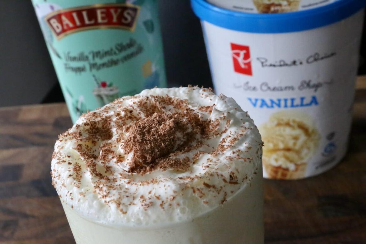 This Baileys Vanilla Mint Milkshake Cocktail Is Perfect For St Paddy's Day.