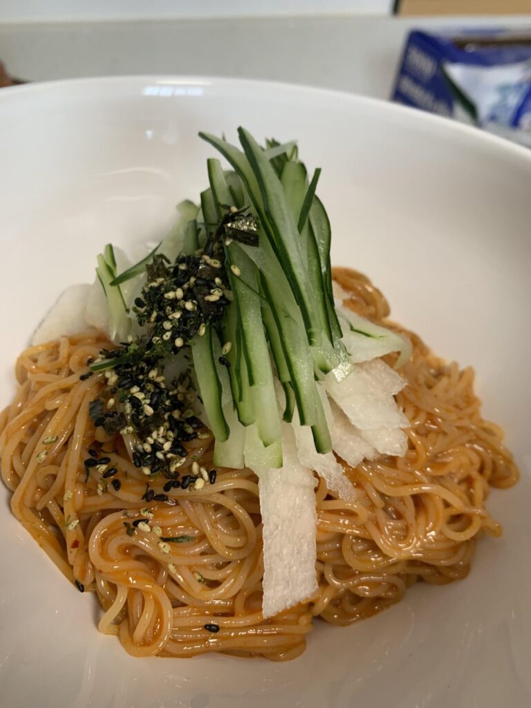 Jjolmyeon sauce but nengmyon noodles