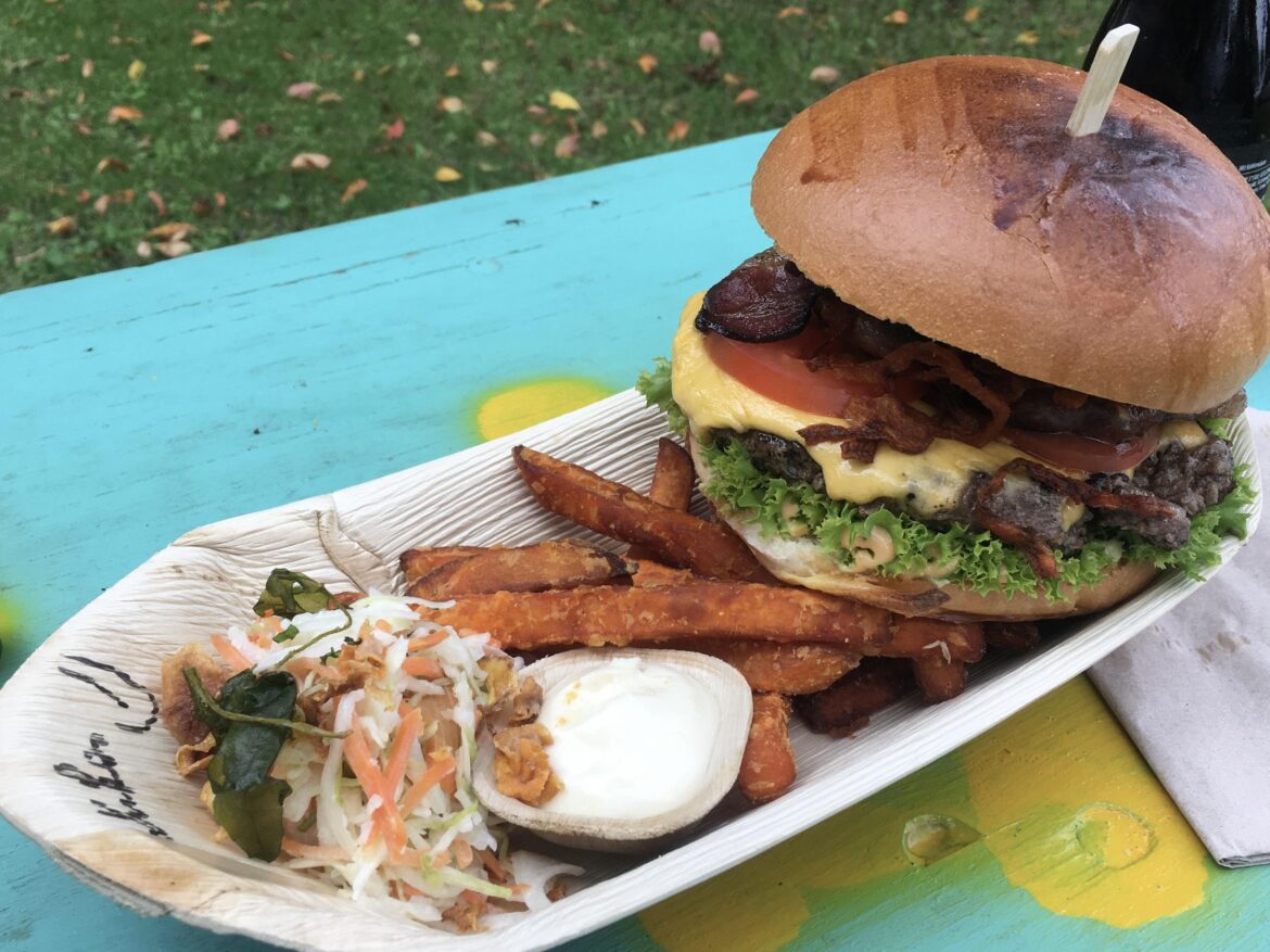 My local burger foodtruck! You need to individually assemble and choose from dozens of ingredients but I always eat the same. What combo do I need to try?