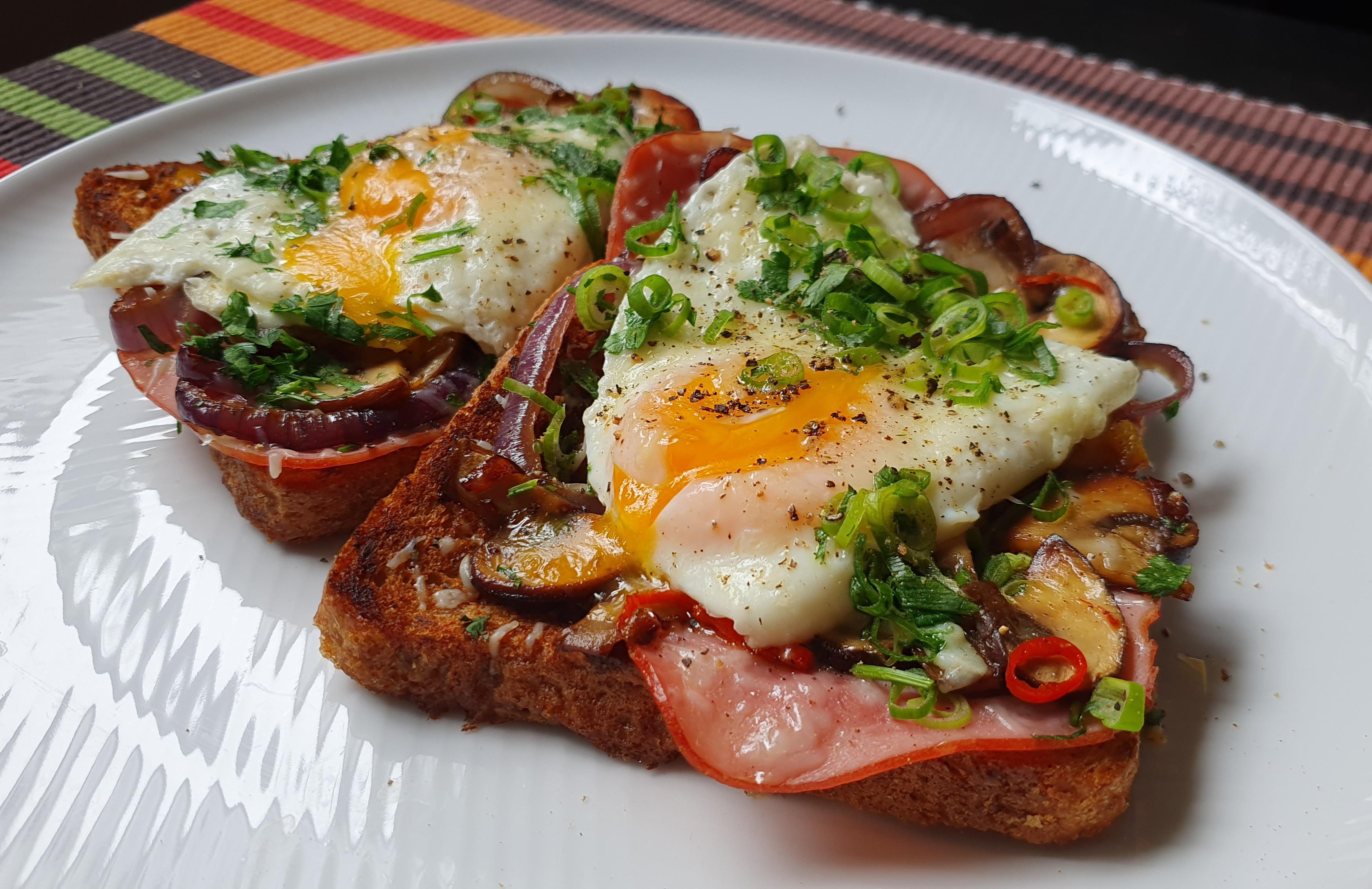 [I ate] Ham with fried vegetables, eggs and cheese on toast Dining and Cooking
