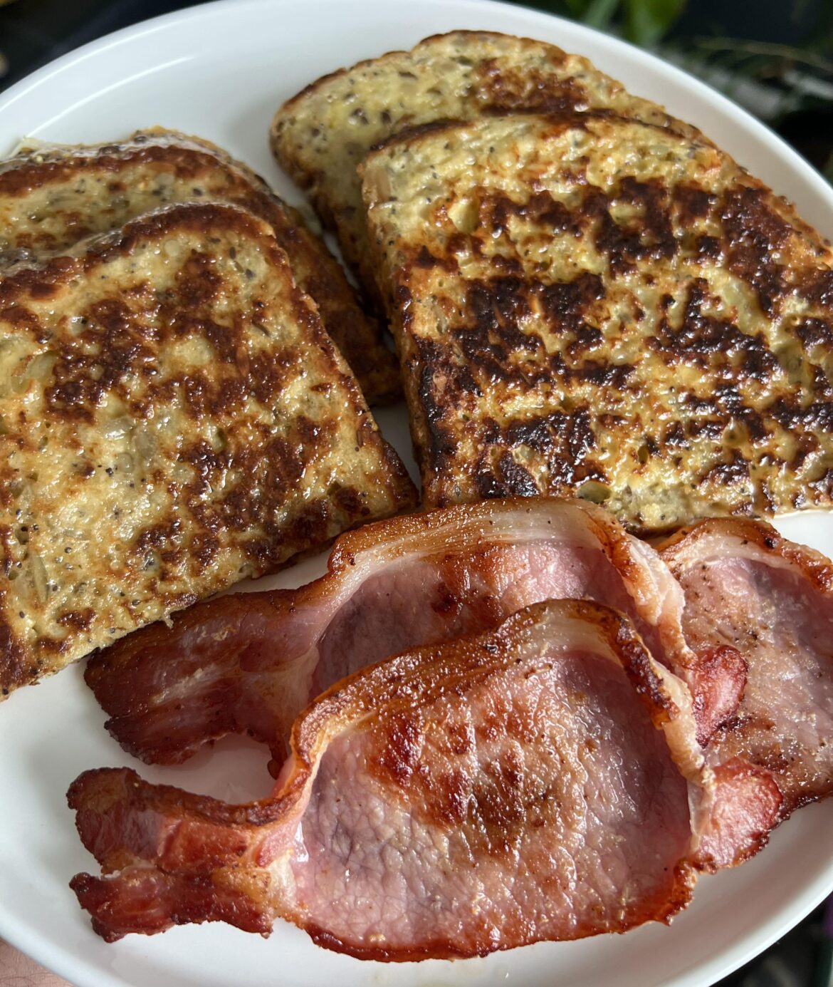 [homemade] French toast & smoked bacon.