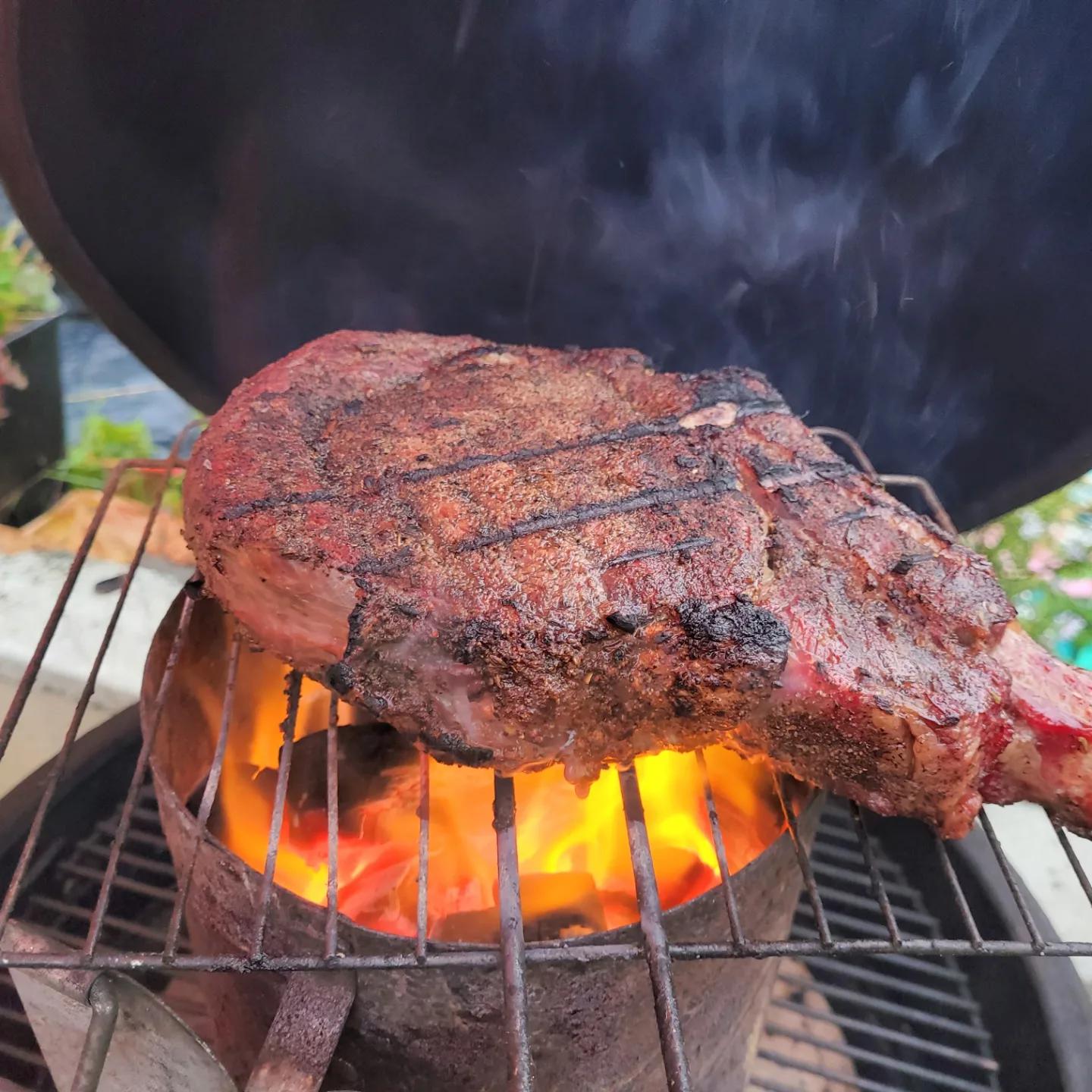 Tomahawk steak reverse sear. Dining and Cooking