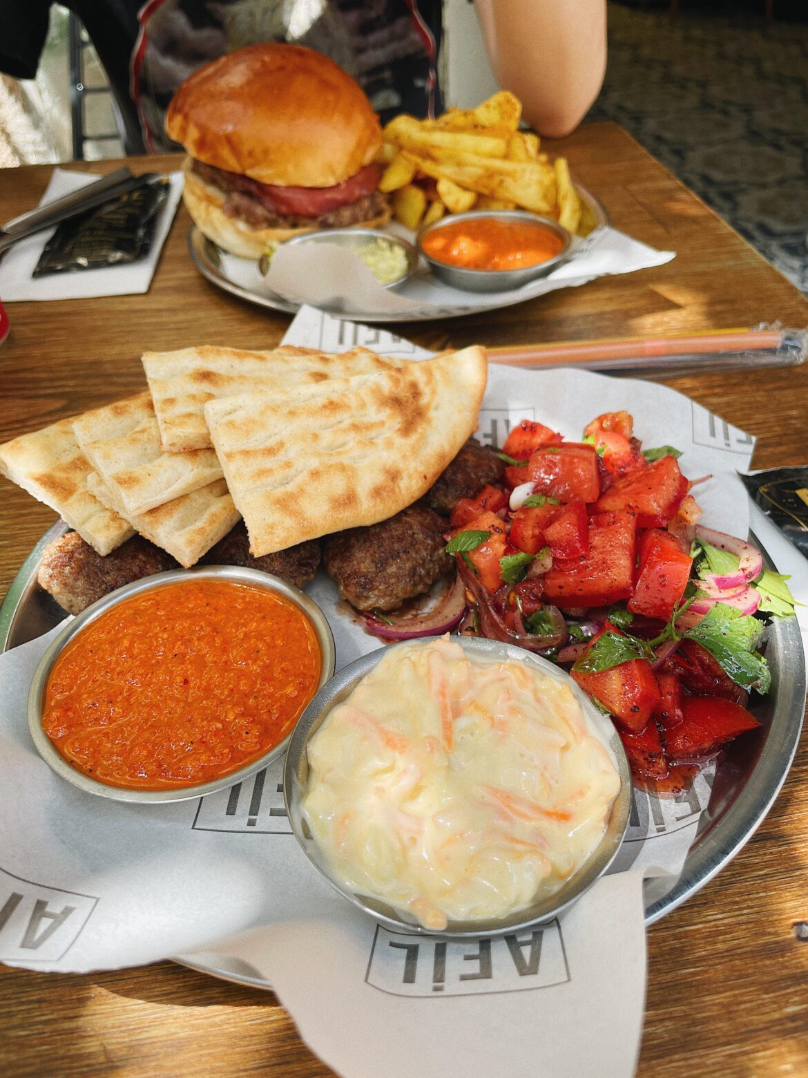 Köfte (aka meatballs) in İstanbul