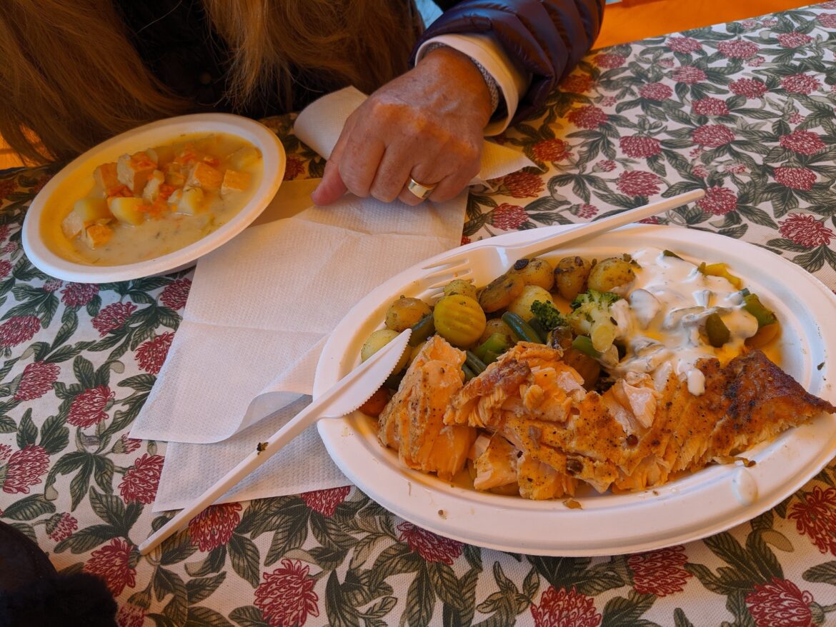 Grilled salmon woth pot and veg, salmon soup. Helsinki Finland waterfront market. 1999.
