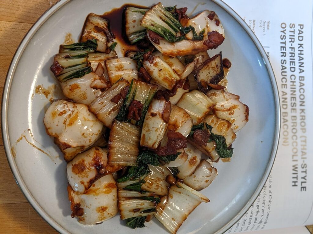 The Wok Weekly #48: Thai-Style Stir-Fried Chinese 🥦 with 🦪 sauce and 🥓