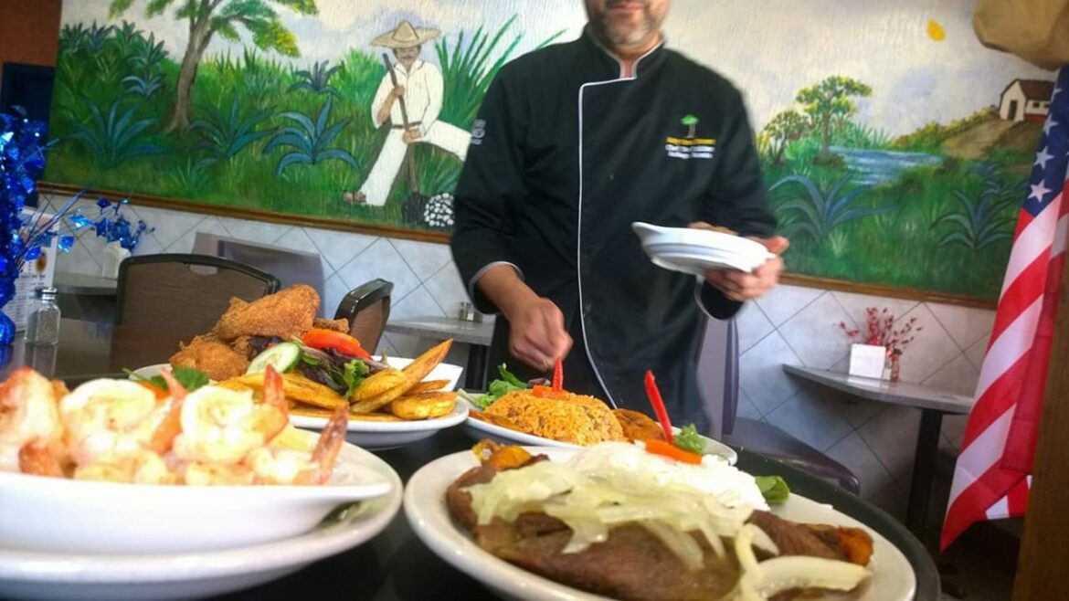 Holy Mofongo we Love this place, Dominican neighborhood in Detroit and Asty Time is evidence of it.