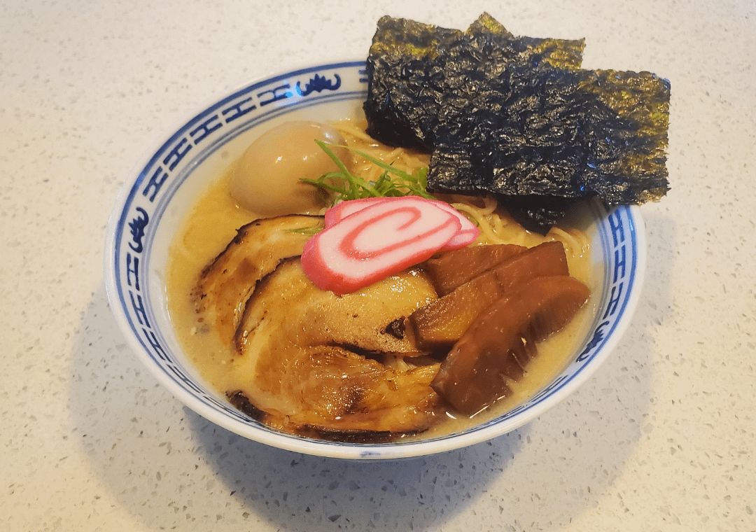 Ichiraku Ramen (Tonkotsu Miso Ramen) Dining and Cooking