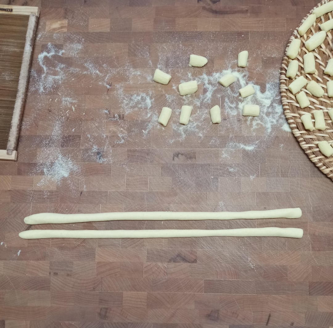 Strangulet with Marcella Hazan's tomato sauce with onion & butter