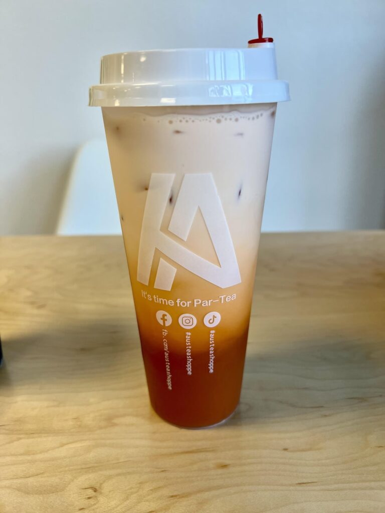 Bubble tea shop AUSTEA now open