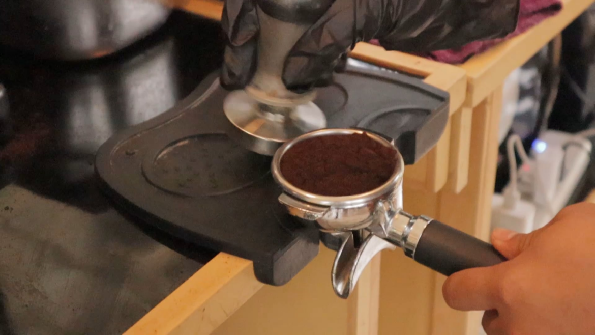 Short Clip of Iced Spanish Latte being made by 16 Cent Koffie Philippines