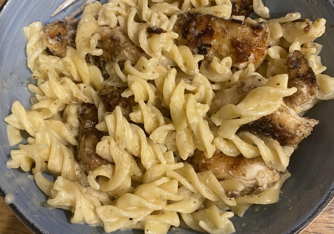 [homemade] Lemon Pepper Chicken with Creamy Parmesan Pasta