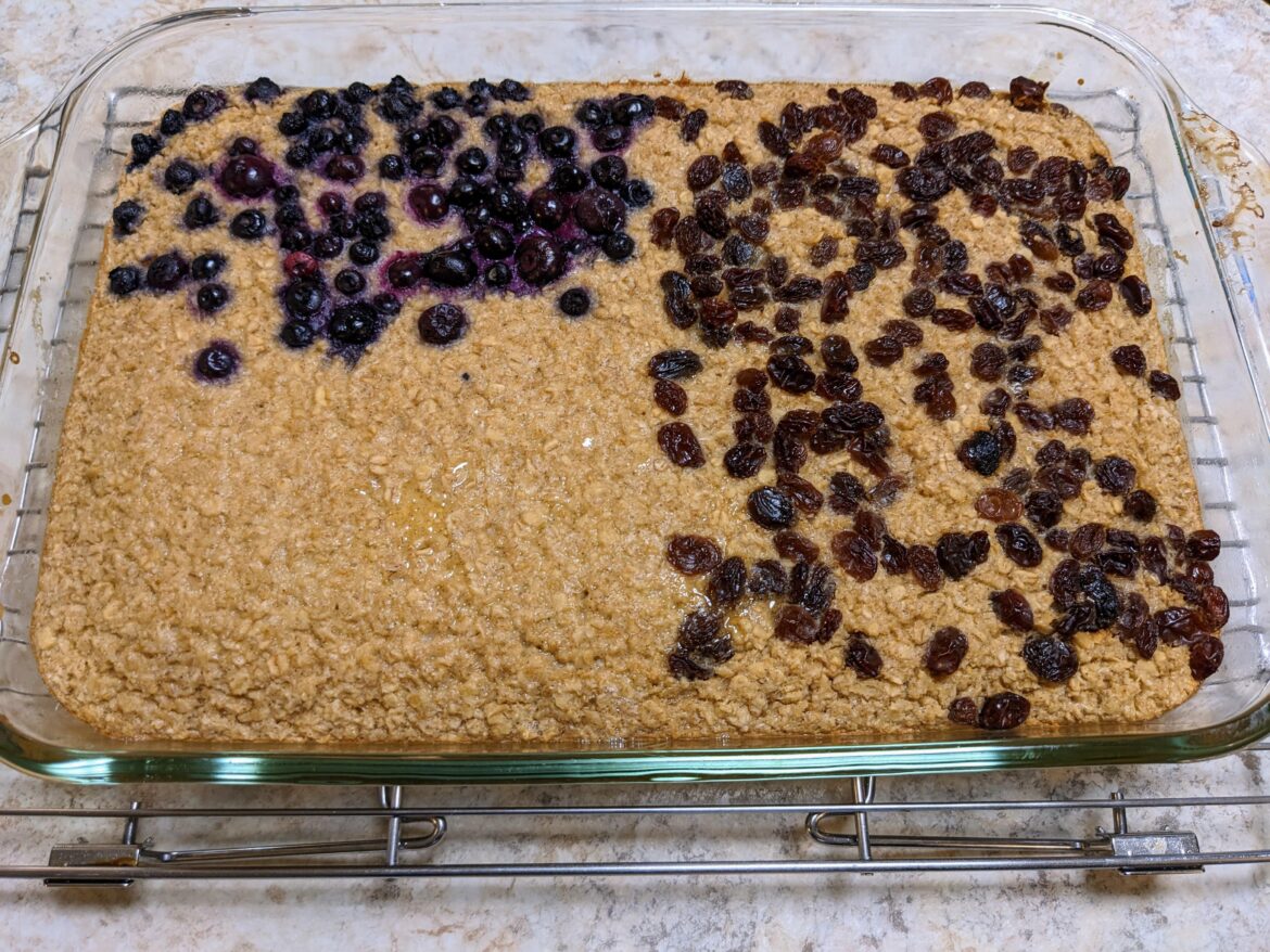 An easy, baked oatmeal that all of my kids actually ate! You can prep it the night before too. (Recipe in comments)