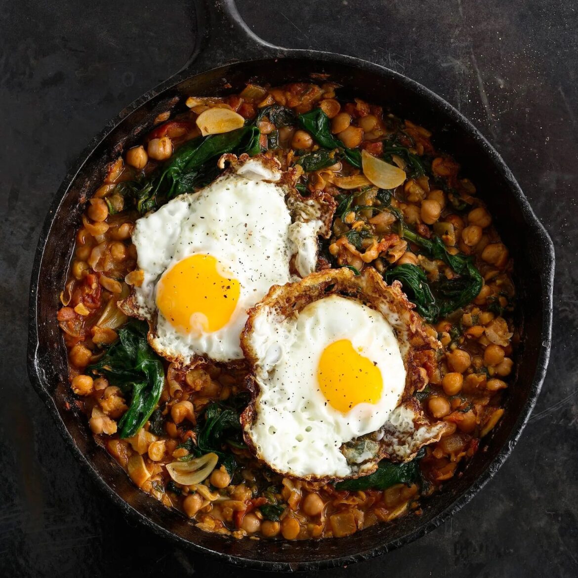Spinach With Chickpeas and Fried Eggs