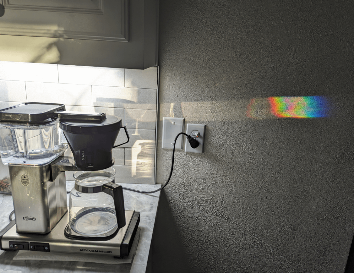 3+ years using this pot in the same spot every morning, first time it's made rainbow coffee.