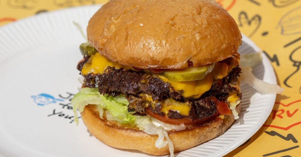 Irv’s Burgers opening 2nd location on La Brea & Olympic