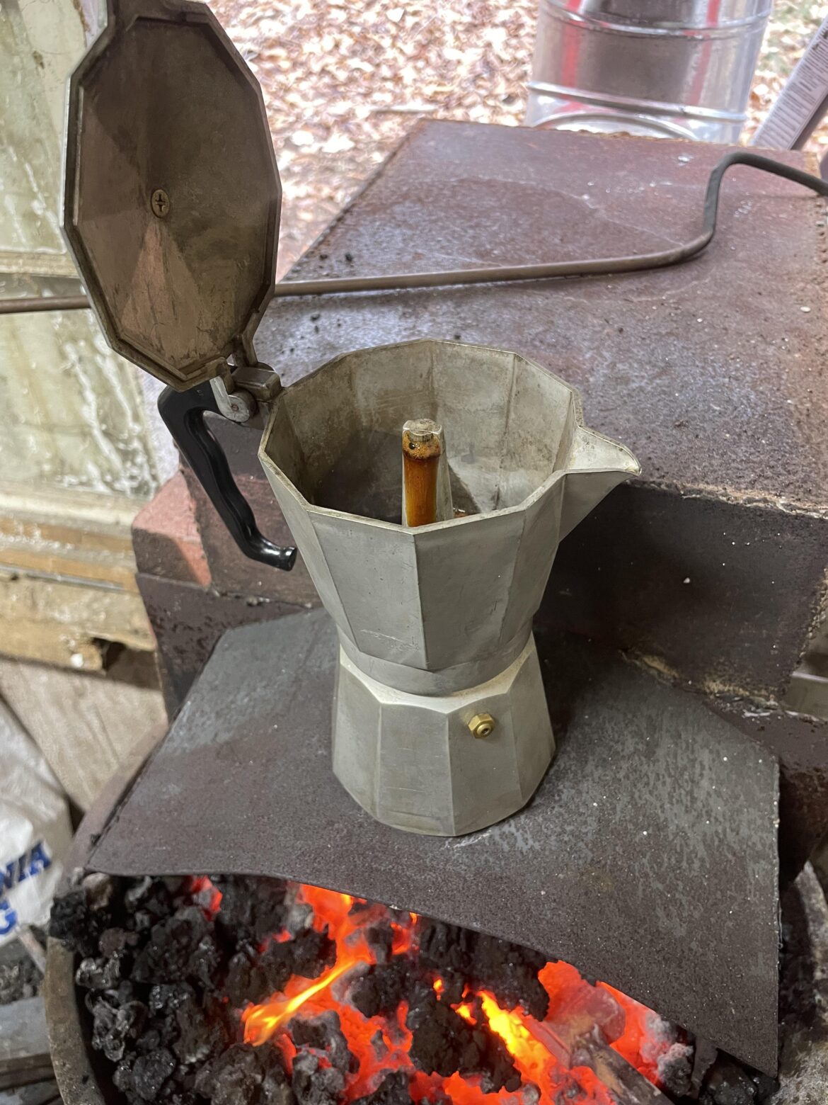 Made coffee with the heat of my blacksmith forge! Always wanted to see if this would work, and it came out pretty great!