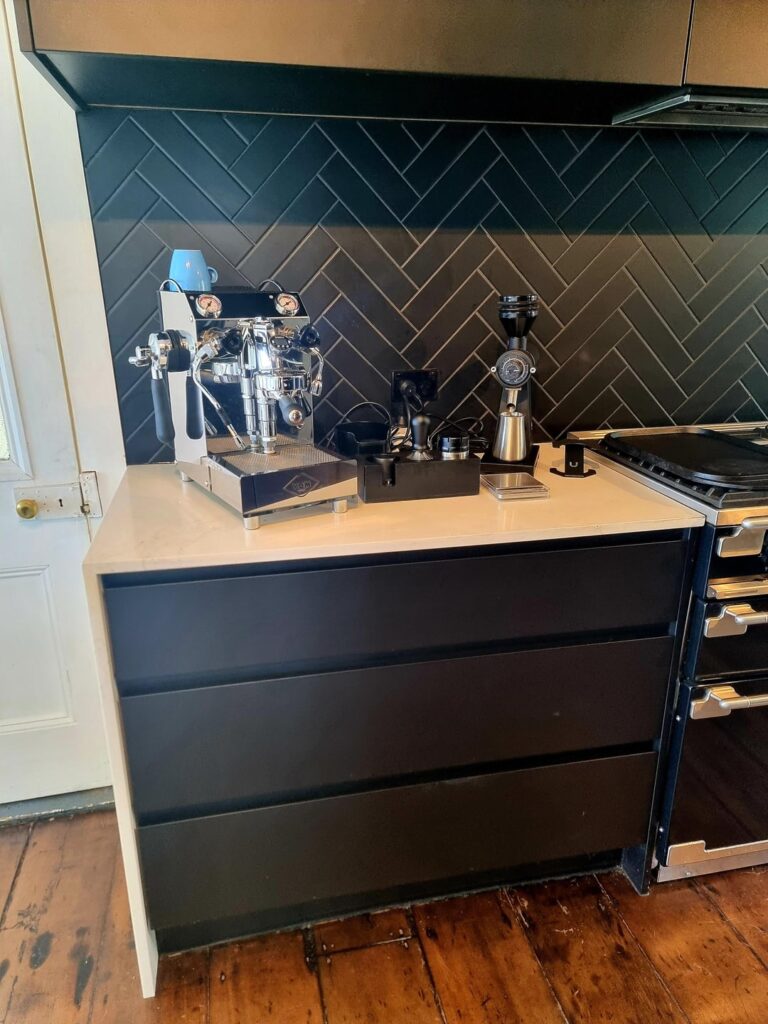 My station after bit of a reorg for a better workflow since getting rid of my old grinder and making more space for the upgrade.