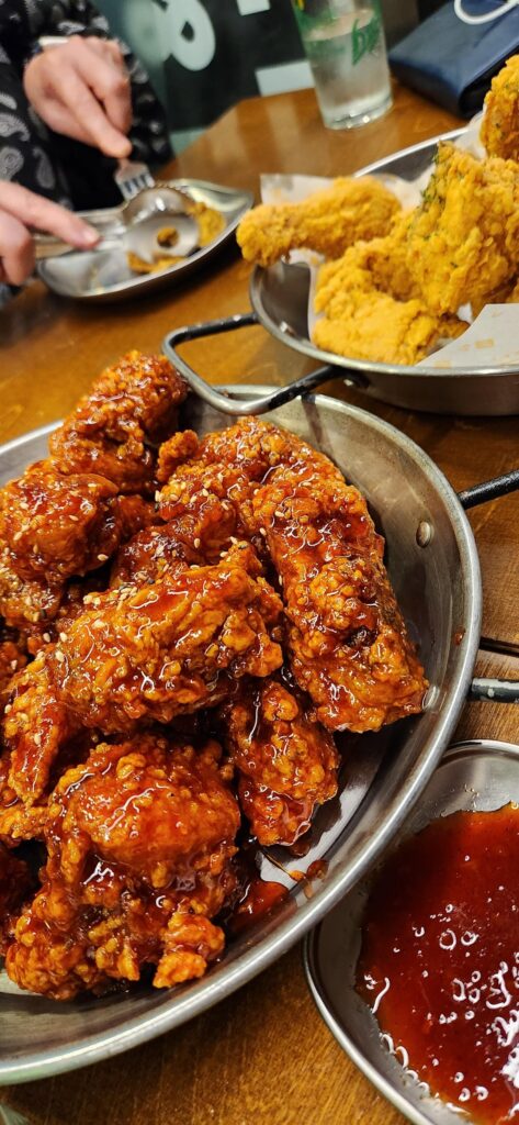 Korean Fried Chicken in Songpa-Gu, Seoul (at 쌀통닭) Gluten-free, they use rice flour instead of wheat flour ❤️