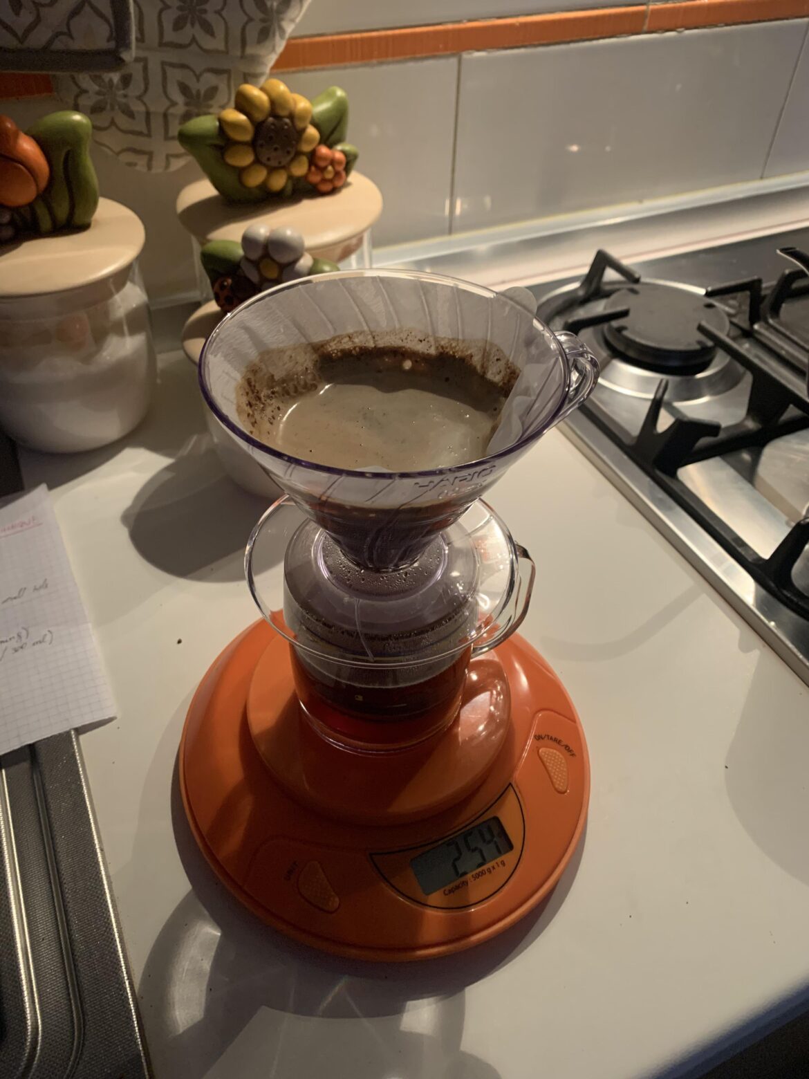 It's my first time brewing coffee with a v60 after years of Moka. Wish me luck!
