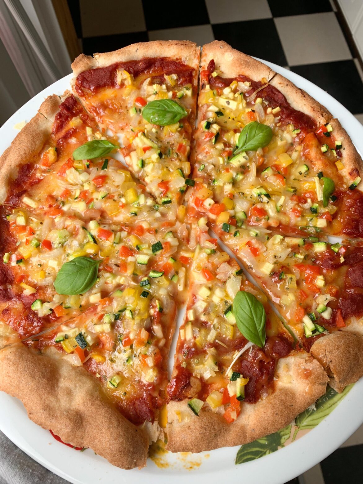 Homemade (Gf + vegan) pizza :)