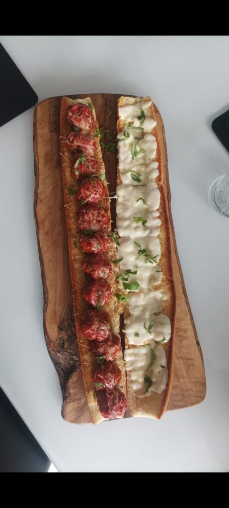 [homemade] Meatball baguette with tomato sauce and mozarella.