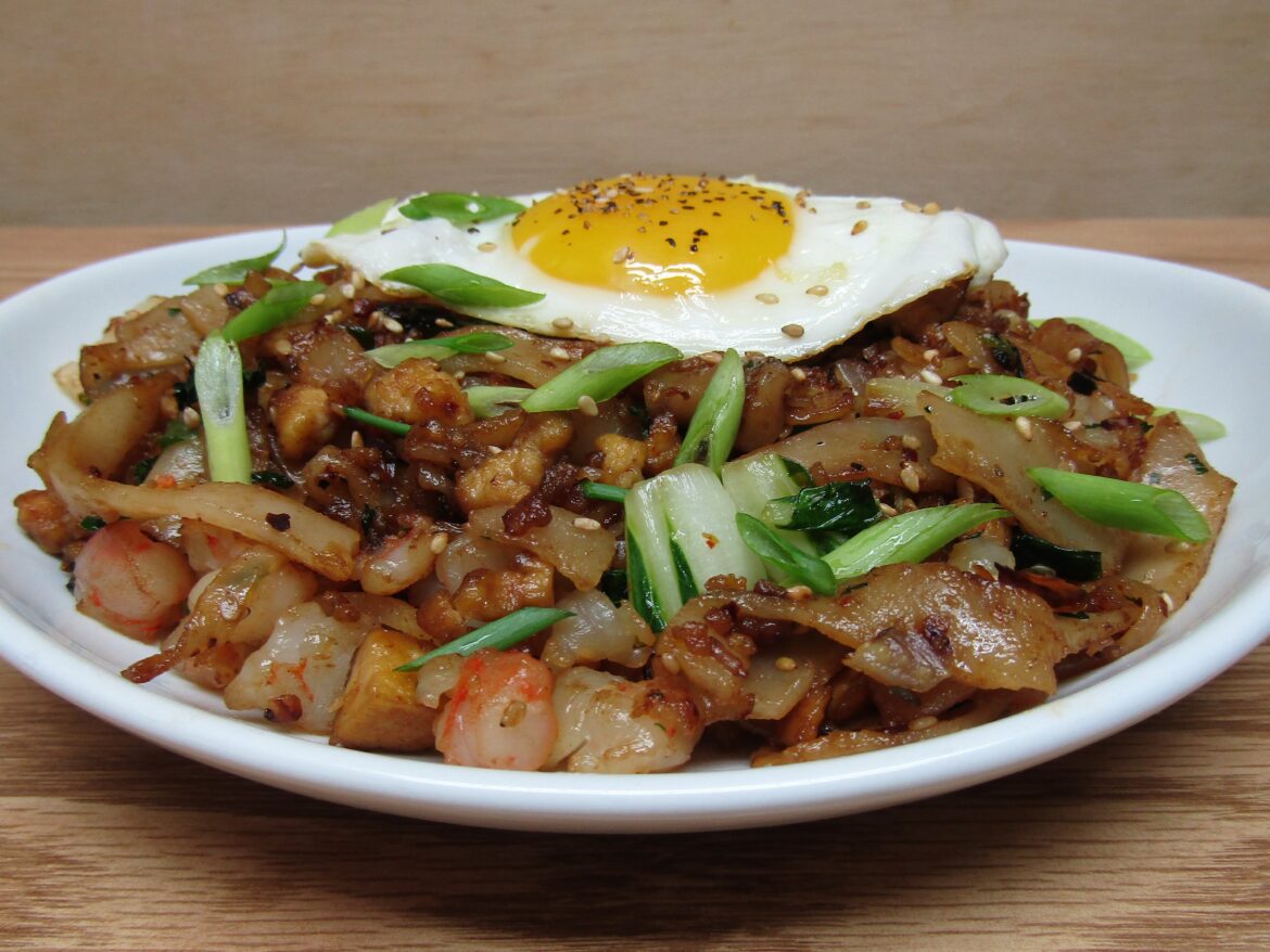 Spicy Rice Noodles, Crumpled Tofu and Shrimp