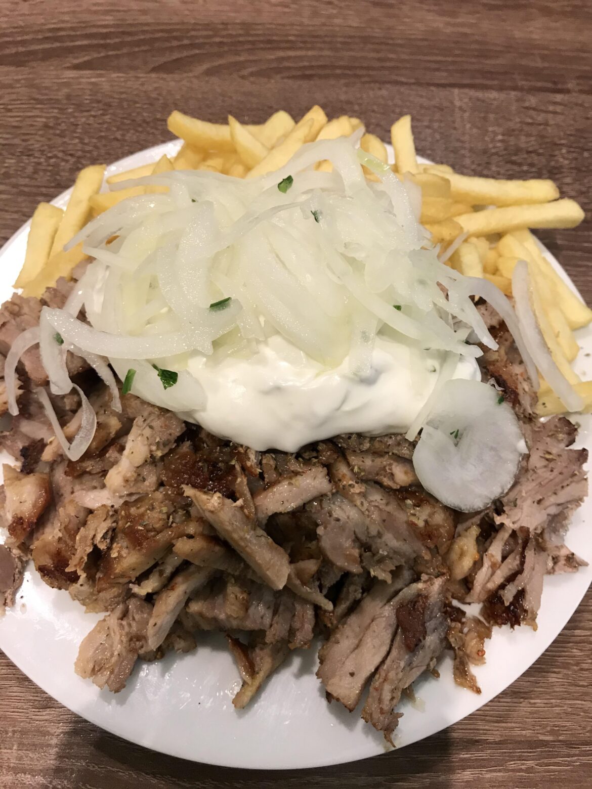 When I’m really hungry I head out to Iltis grill - the best pork gyros in Köln, Germany imho. Usually there is no place to sit in this tiny place and the queues are long on some evenings.