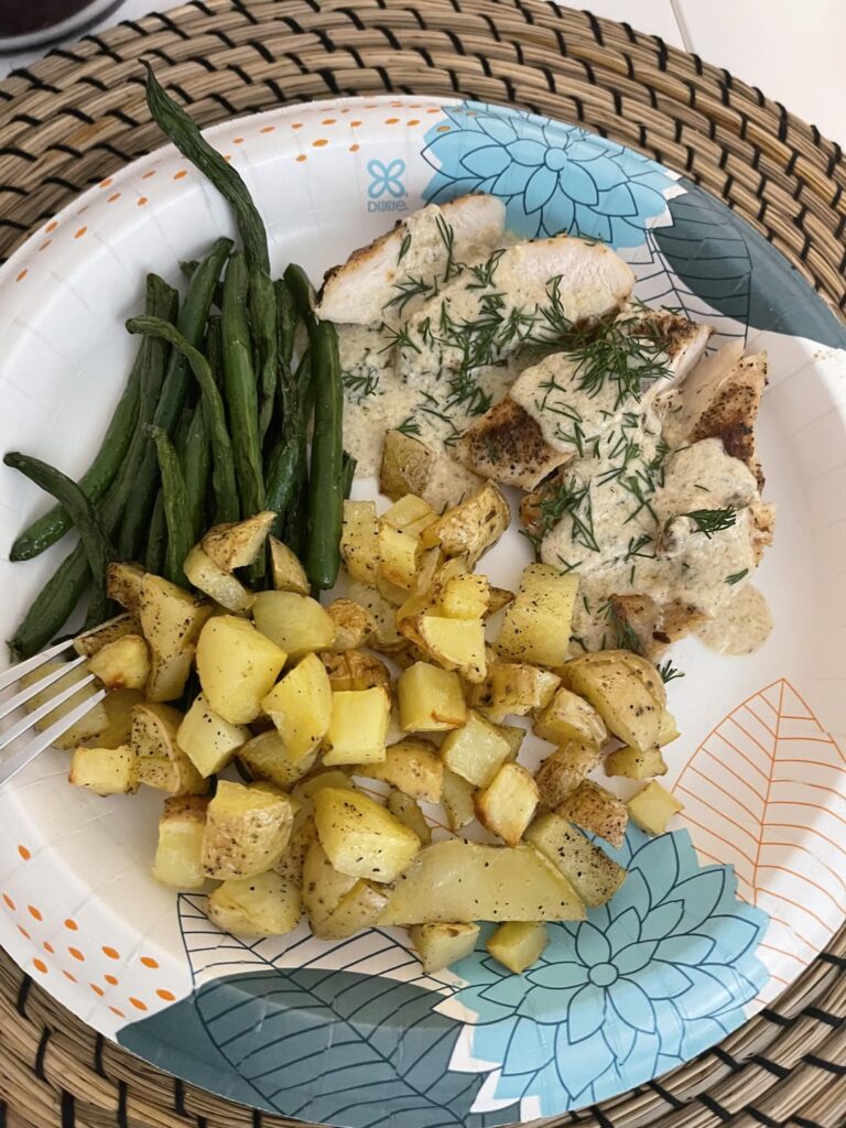 Lazy day (sorry for plastic plates) 😅