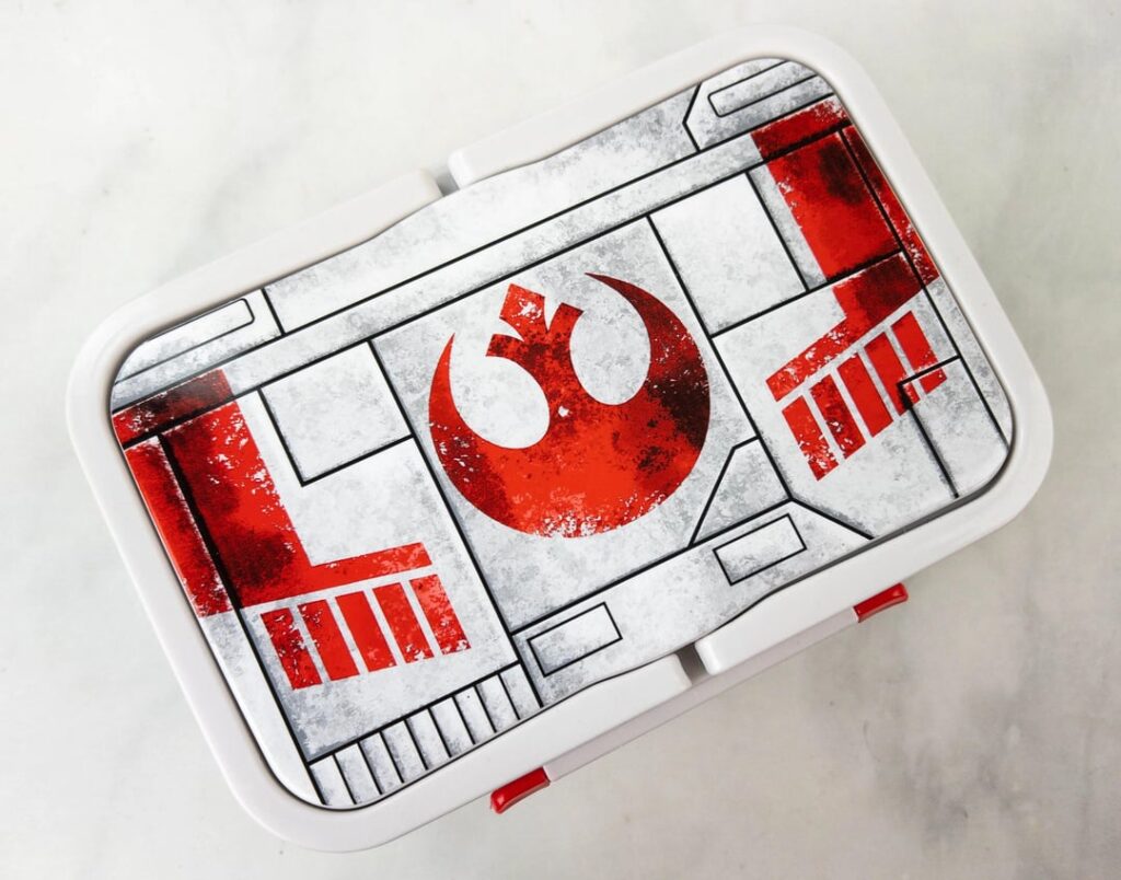 What can I use to carry the Star Wars Rebel Rations Bento Box in?