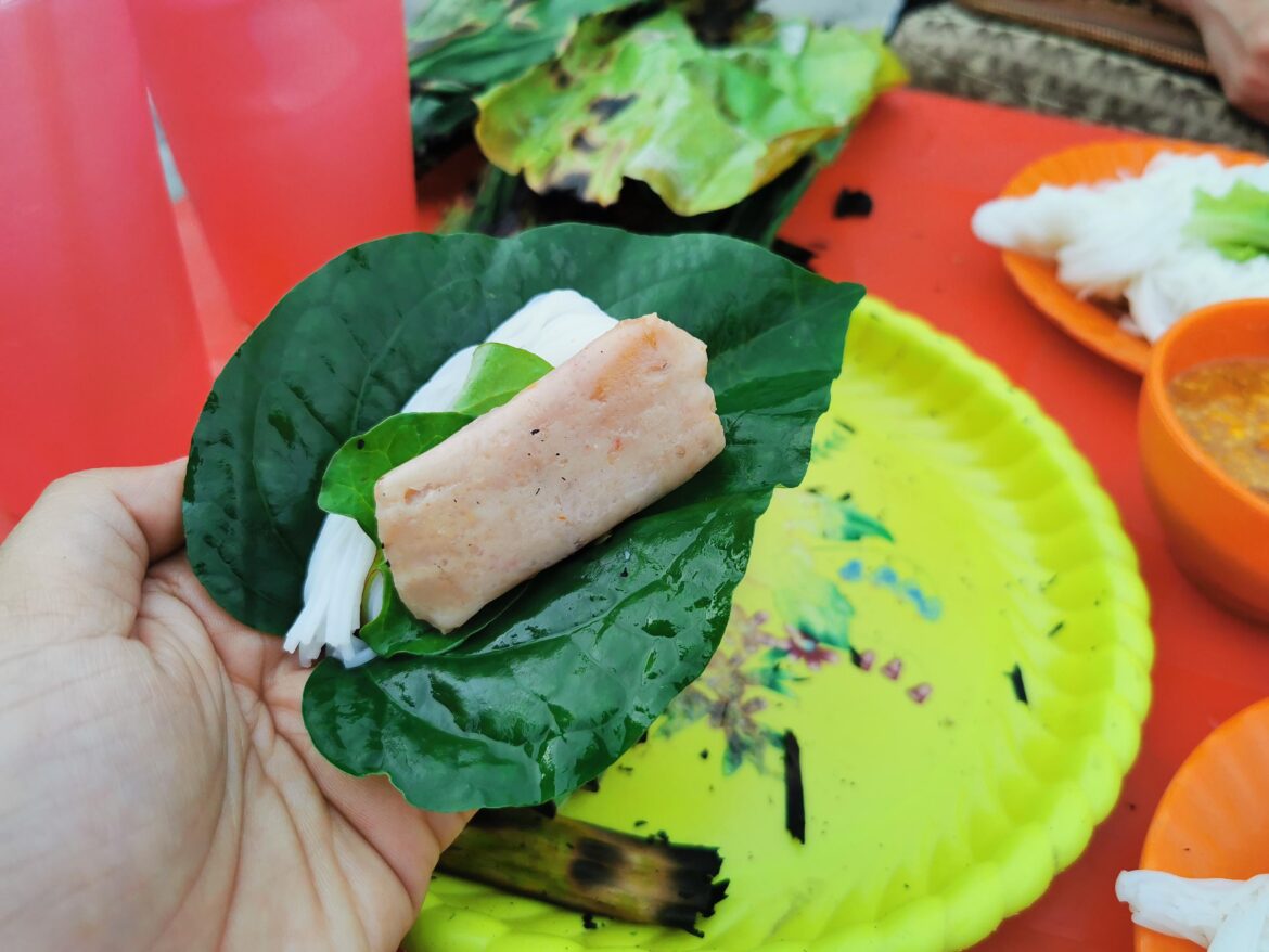 The locals call this "Song Vak"