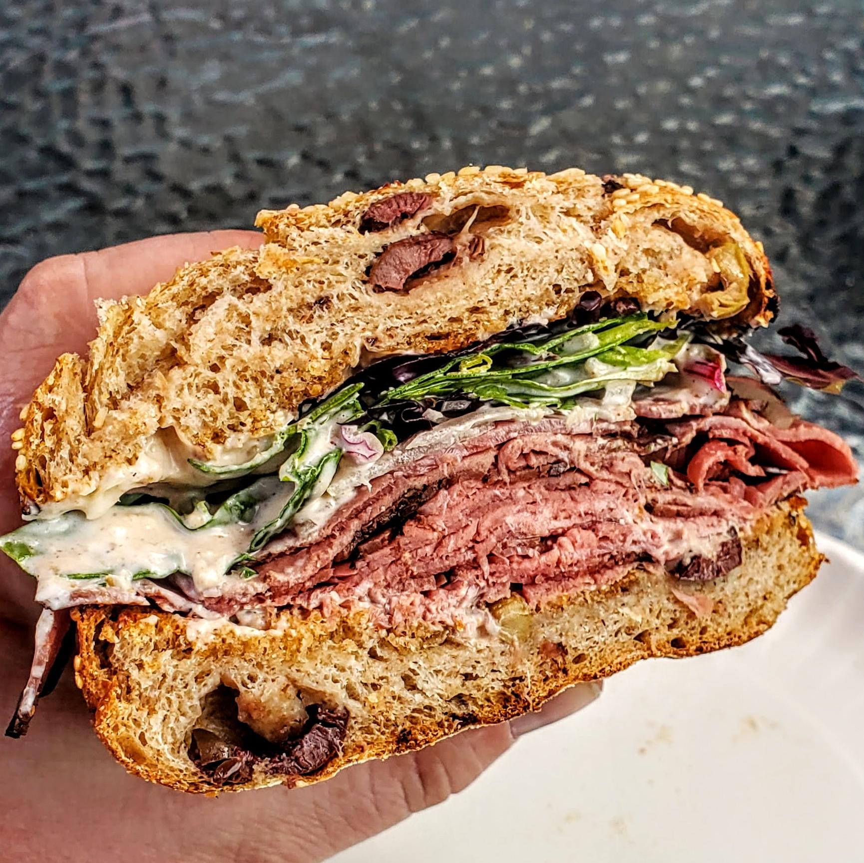 [Homemade] roast beef sandwich with horseradish aioli, onions, and