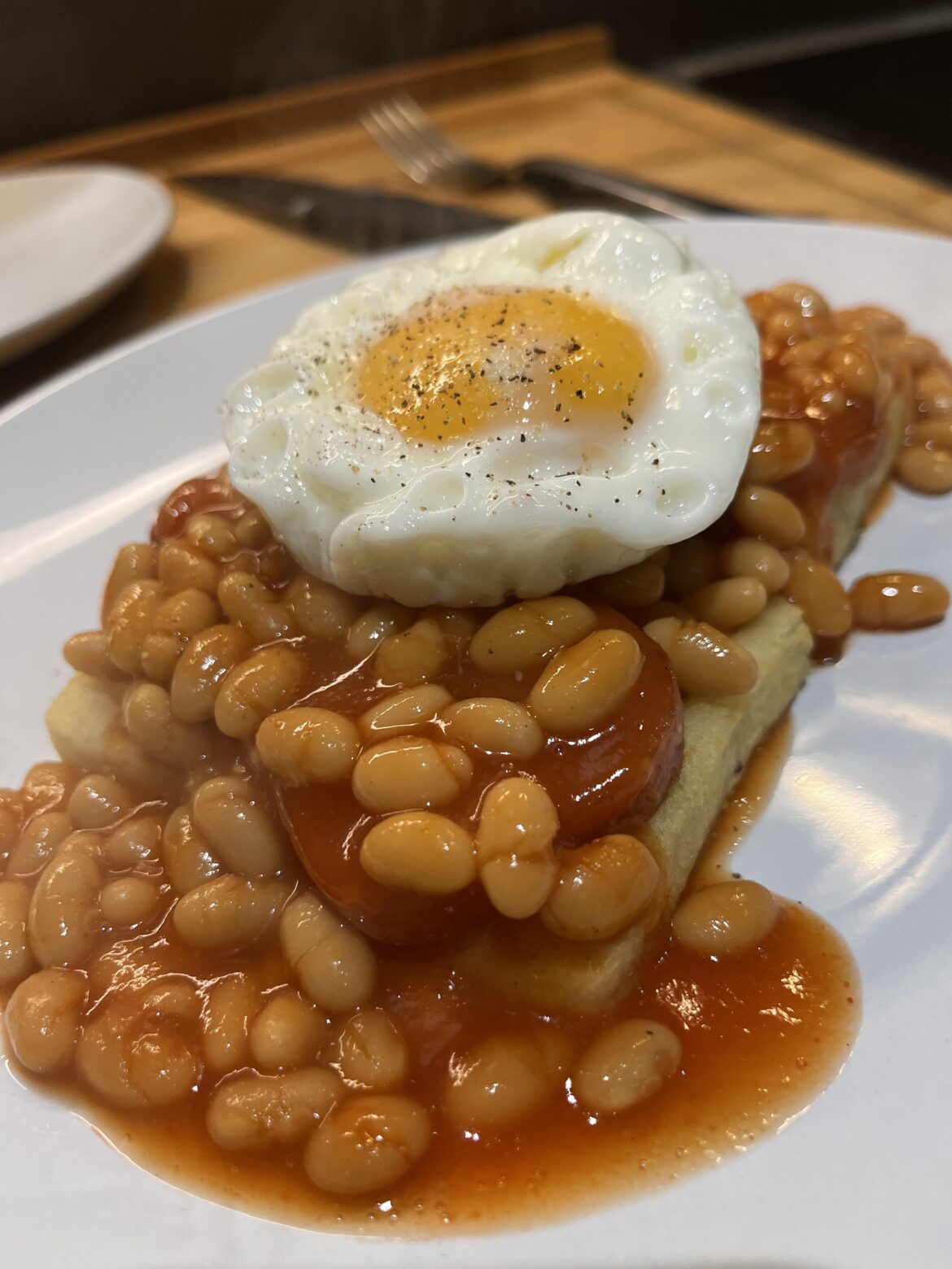 Potato waffles with spam, baked beans and a fried egg 😊
