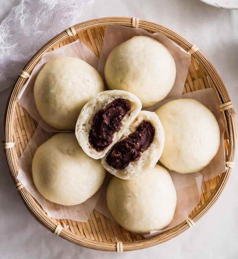 Red bean steamed bun