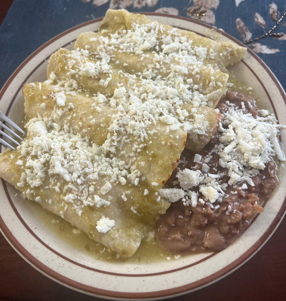 Enchiladas Verdes De Queso Dining And Cooking