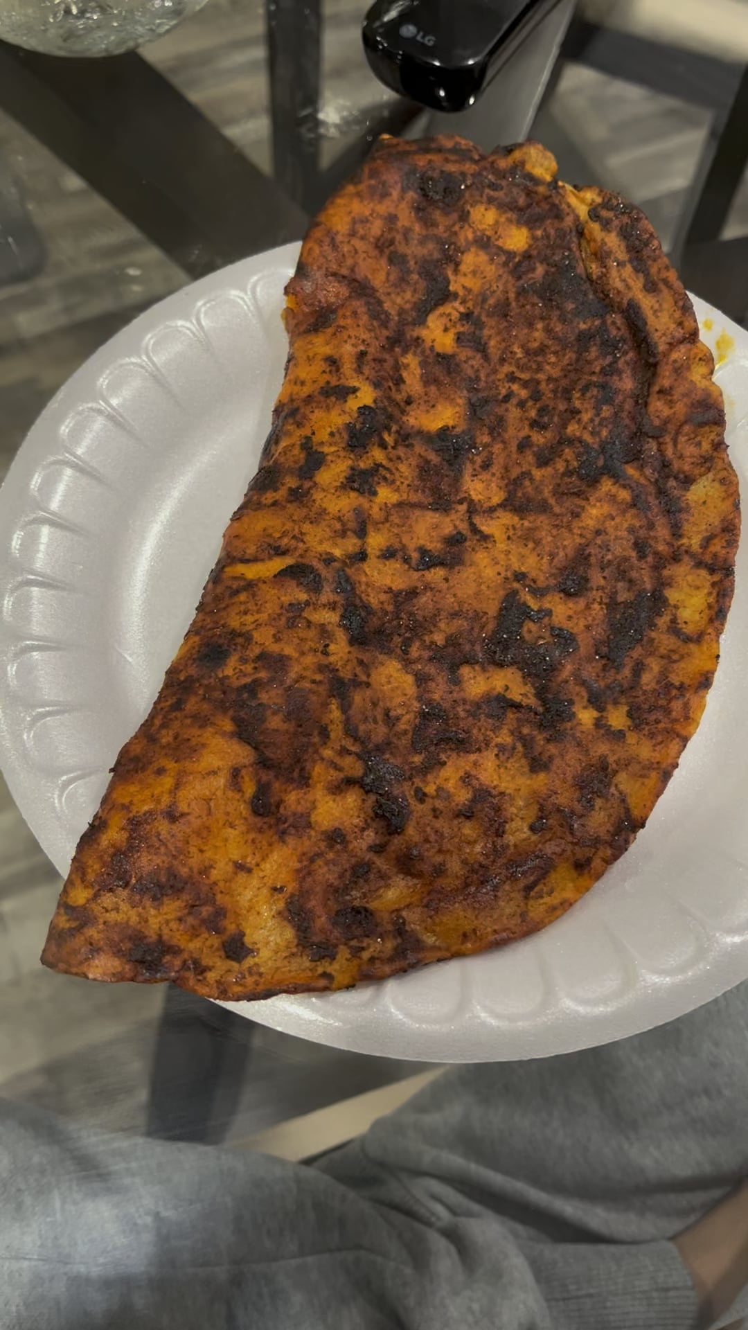 Enchilada en tortilla grande estilo Oaxaca Dining and Cooking