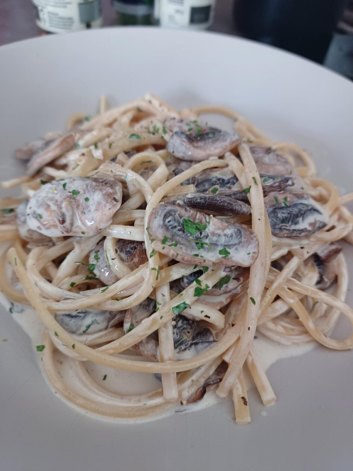 Creamy mushroom linguine