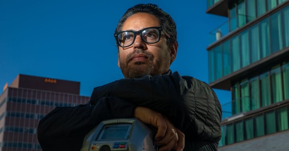 City investigating Hollywood restaurants for allegedly keeping service fees, stiffing workers