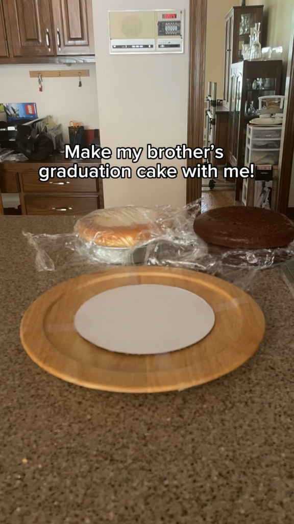 I (13) made my brother a dnd graduation cake (the Timelapse)