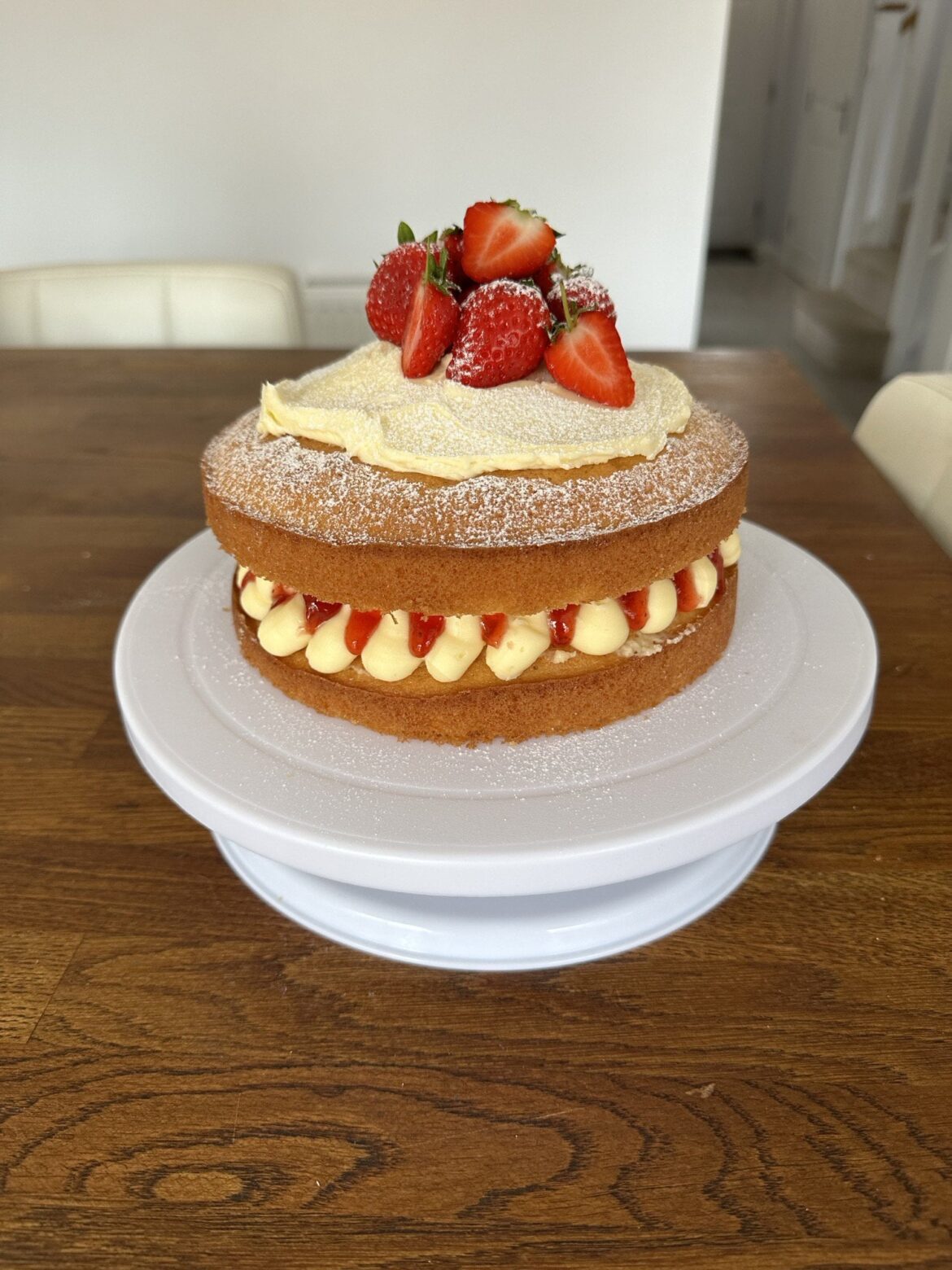 **[Homemade]** Victoria Sponge Cake