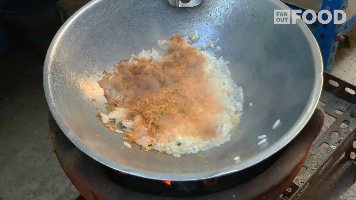 Kerak Telor made with sticky rice and eggs | Street food from Indonesia
