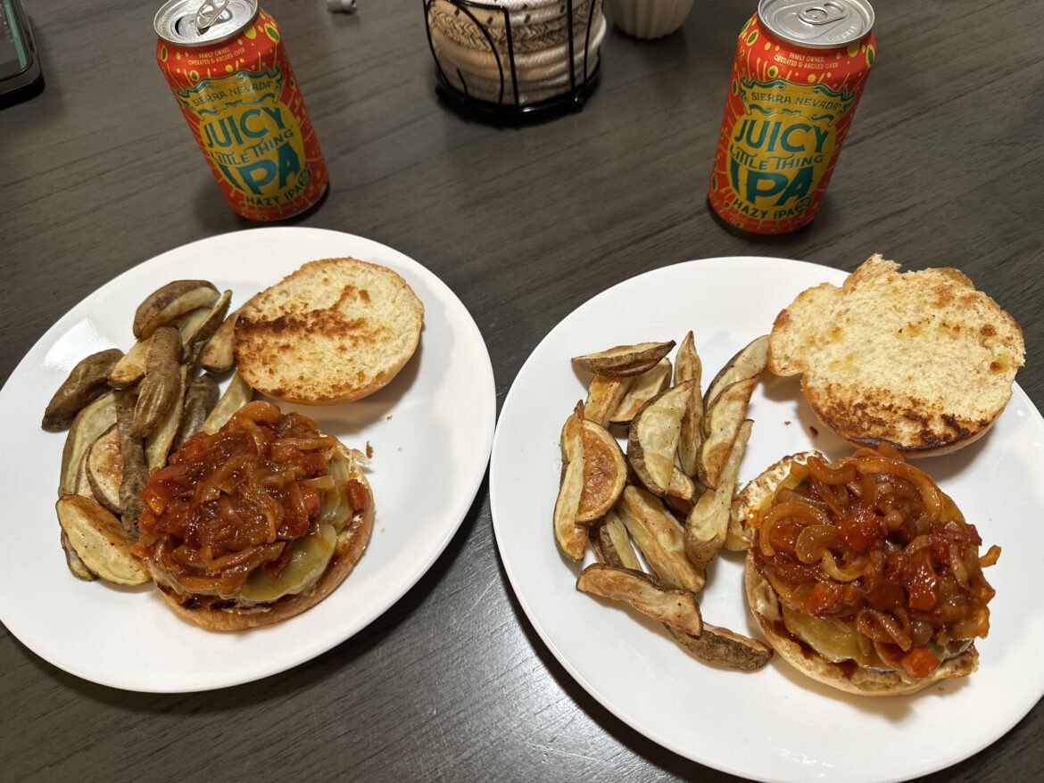 Gouda-vibes burger + my new fave beer 😎🍺