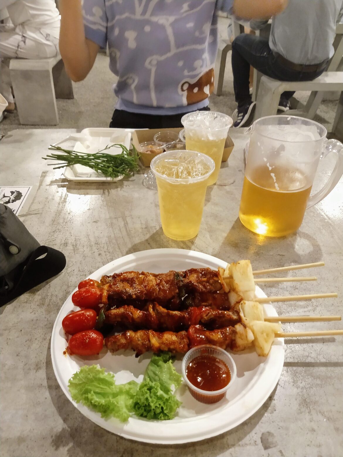 Dinner Hua Hin Night market. Beer $3.00 Shish Kabobs $1.10 each