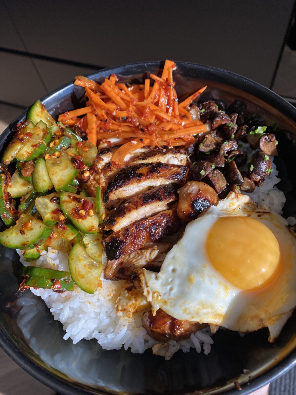 [Homemade] Bibimbap with gochujang chicken thighs