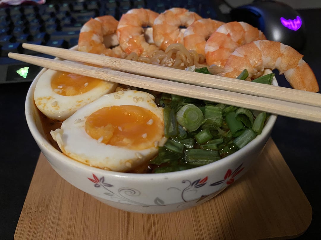 [Homemade] Ramen with shrimp, lime juice, spring onions, softboiled