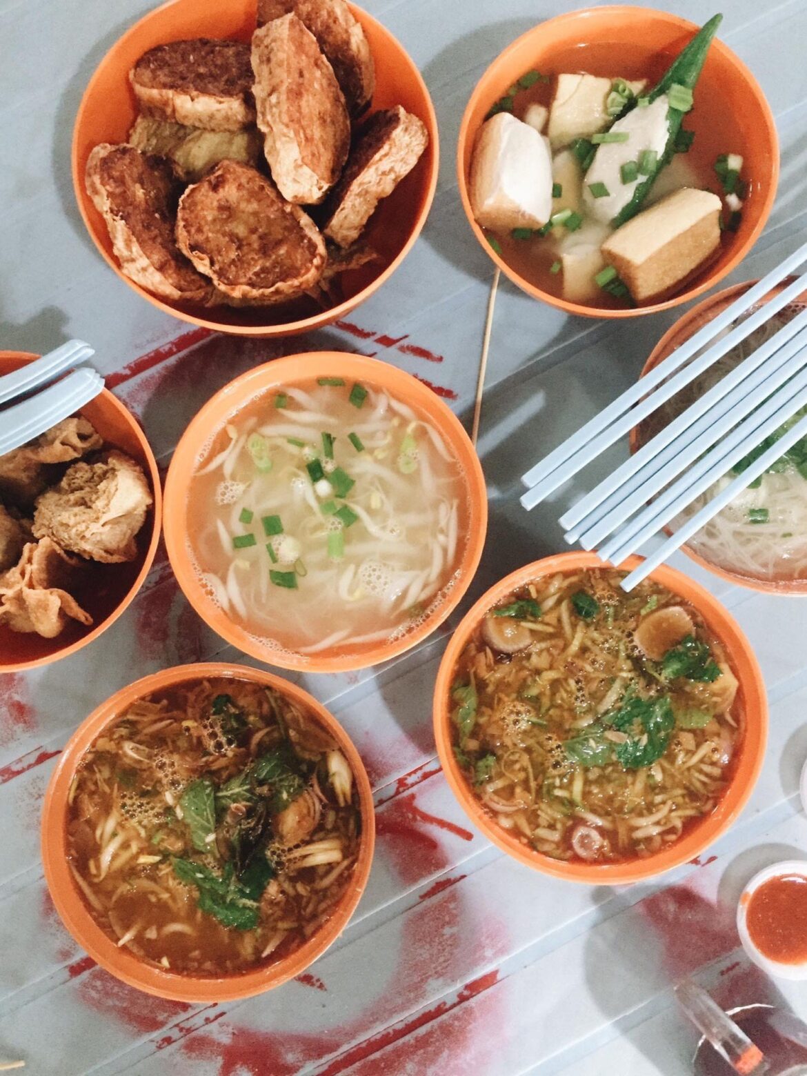 We call this ‘Liu fun’, which sort of translates to ‘Ingredient noodles’, pick your choice of noodles and accompanying ingredients and soup. My all time favourite!