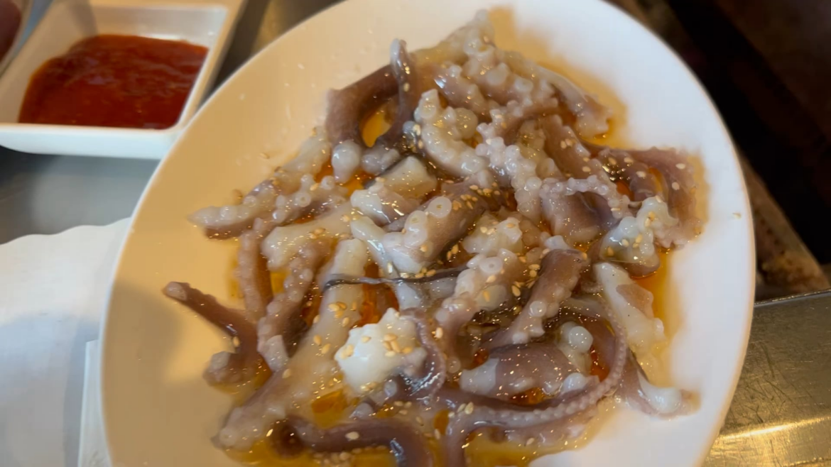 Live octopus @ Jae Bu Do